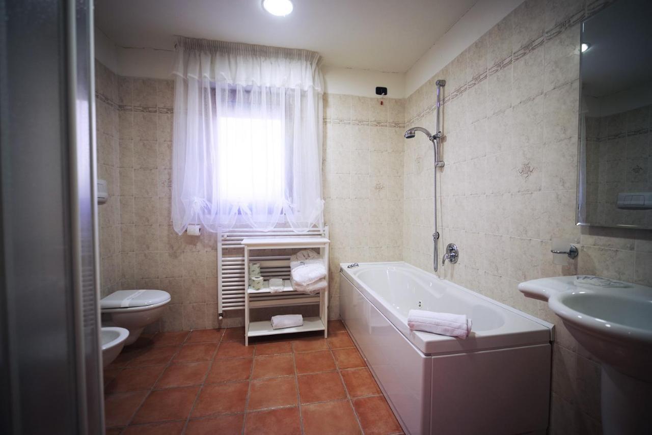 Hotel Ristorante Al Brunello Di Montalcino Eksteriør bilde